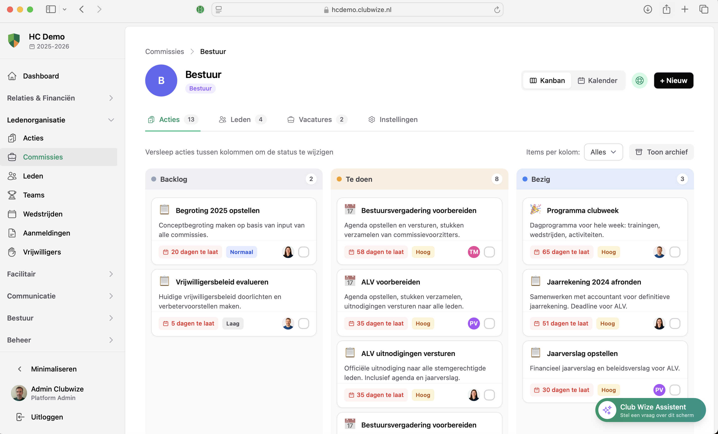 Kanban-bord met commissie-acties, deadlines en prioriteiten